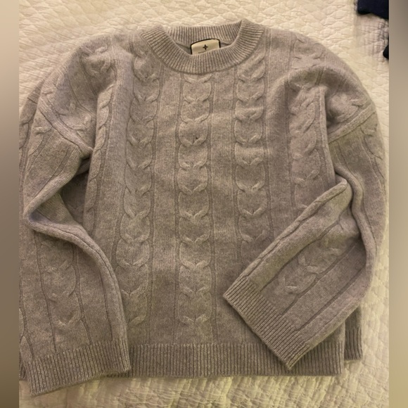 Tuckernuck Gray Cashmere Eloise Cable Knit Boyfriend Crewneck size small - Picture 4 of 6